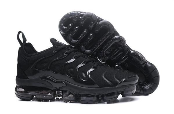 VaporMax Plus "Triple Black"