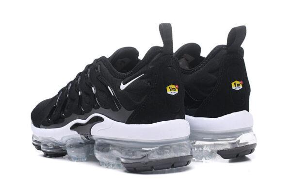 VaporMax Plus "Black/White" - Imagem 3