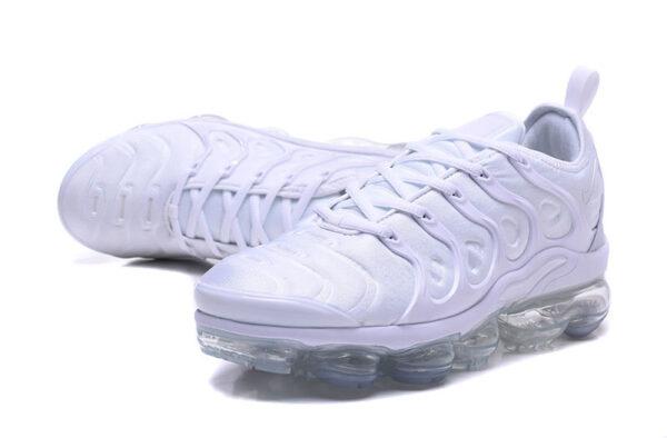 VaporMax Plus "Triple White" - Imagem 2