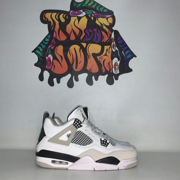 Jordan 4 "Military Black"