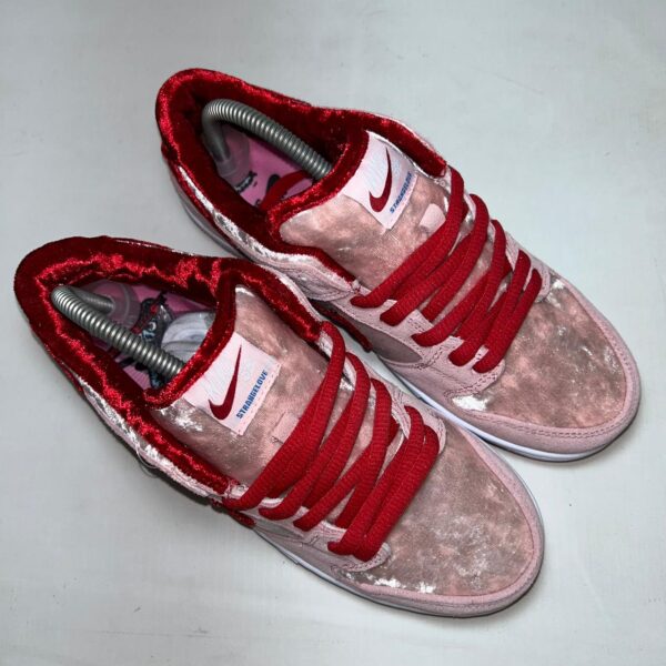 Dunk Low "StrangeLove" - Imagem 3
