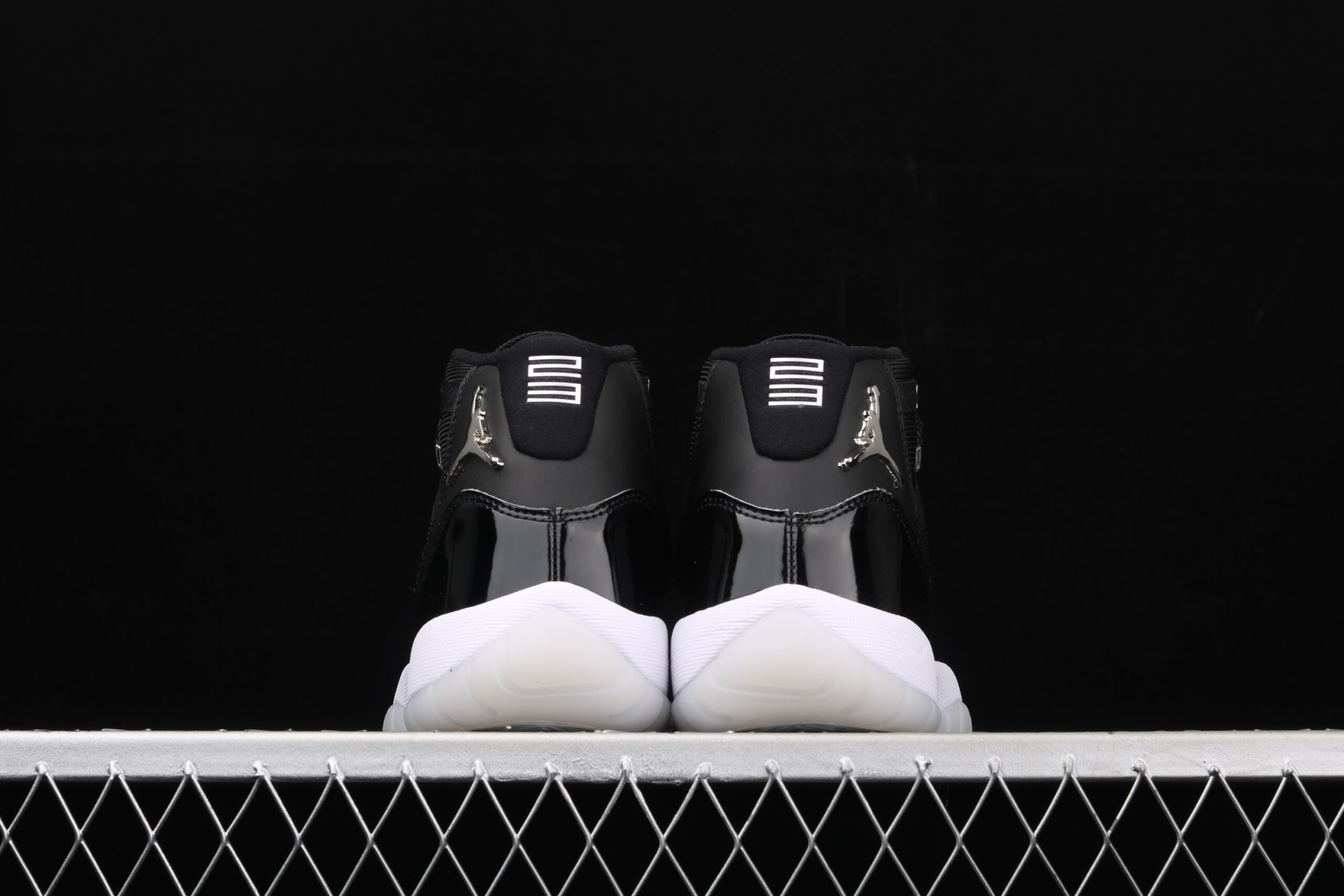 Jordan 11 "25th Anniversary" - Imagem 3