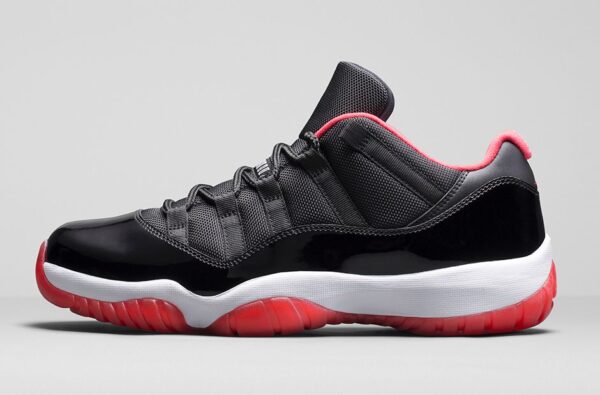 Jordan 11 Low "Bred"