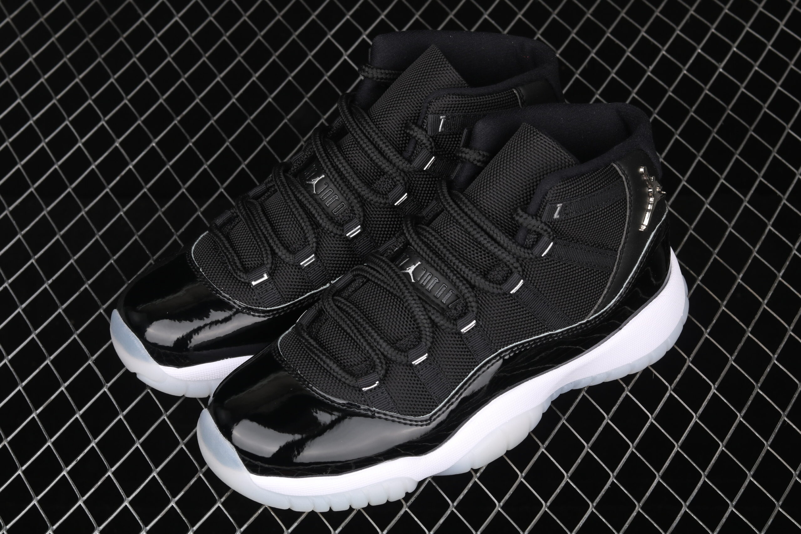 Jordan 11 "25th Anniversary" - Imagem 2