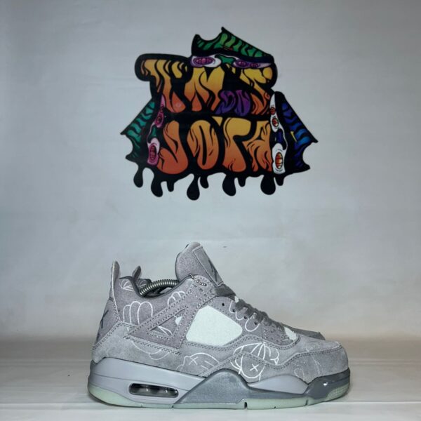 Jordan 4 x Kaws "Cool Grey"