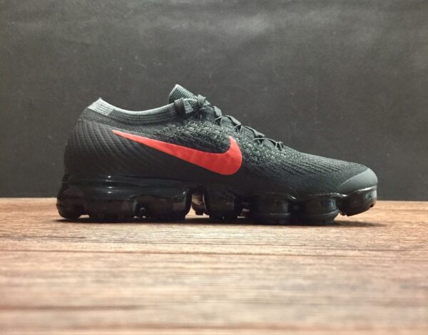 VaporMax 2017 "Black/Red"