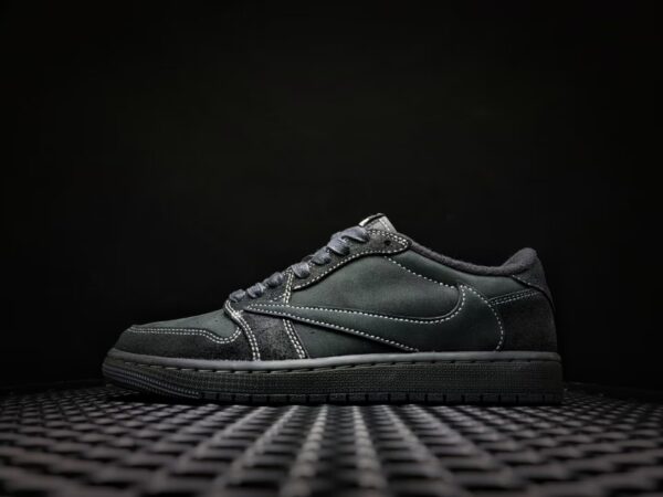 Jordan 1 Low x Travis Scott "Triple Black"
