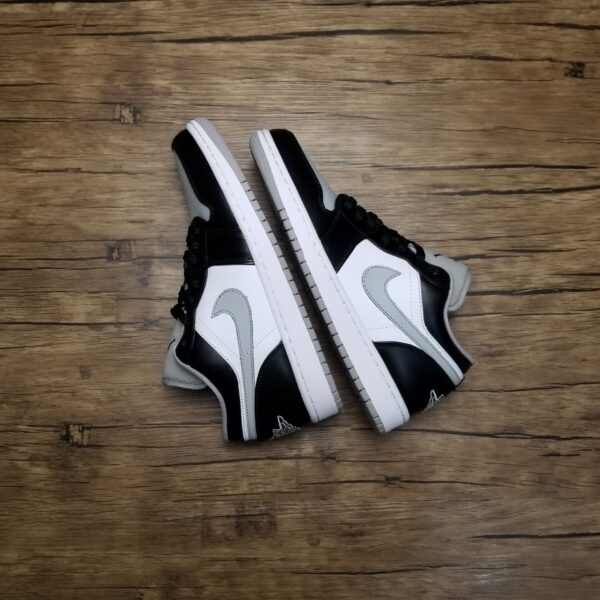 Jordan 1 Low "Light Smoke Grey" - Imagem 2