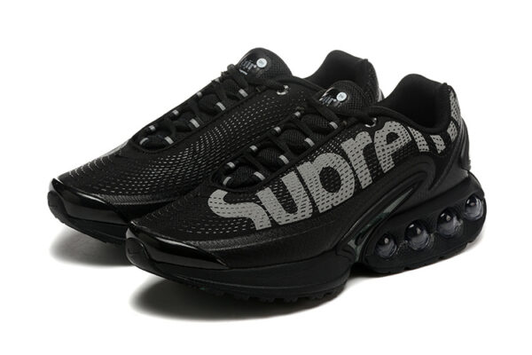 Air Max DN x Supreme "Triple Black" - Imagem 2