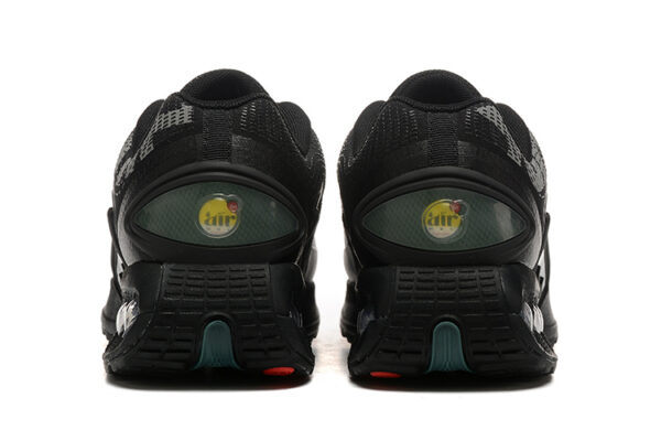 Air Max DN x Supreme "Triple Black" - Imagem 3