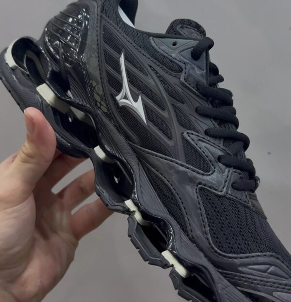 Mizuno Prophecy 6 "Black" - Camaleão